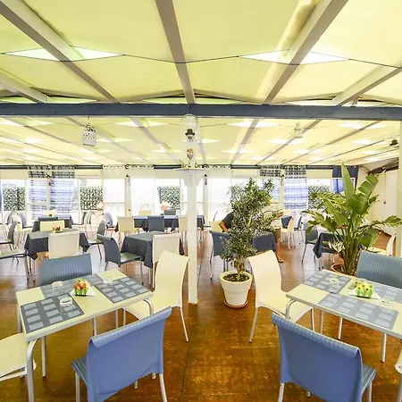 Gelso Bianco Campofelice Di Roccella